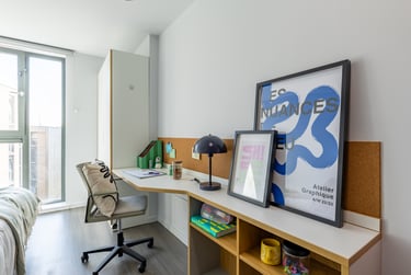 Gold En Suite at Dunaskin Mill, 5 Dunaskin Court, West End, Glasgow, G116QJ - Image 4